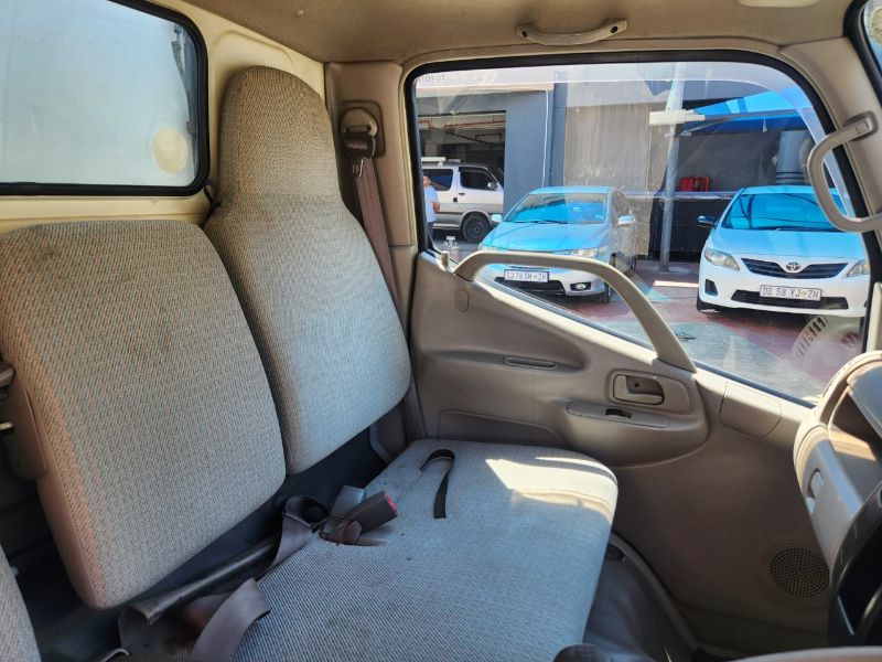  29979  TOYOTA DYNA  2002  