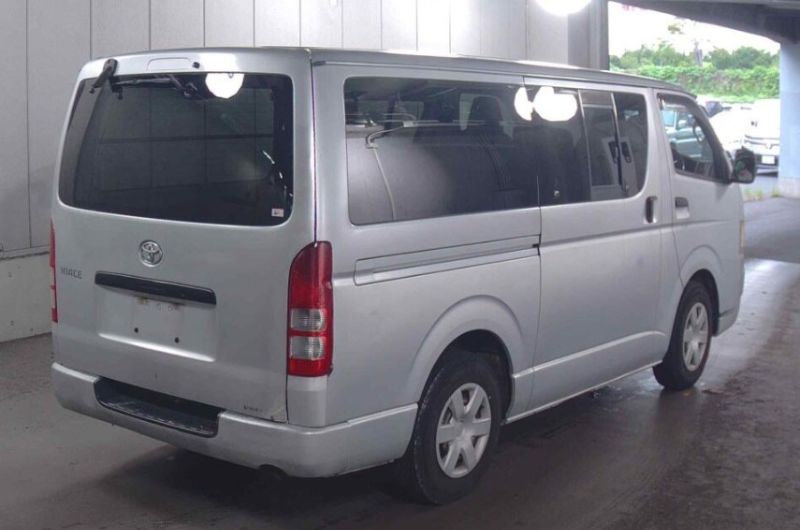  29980  TOYOTA HIACE  2005  