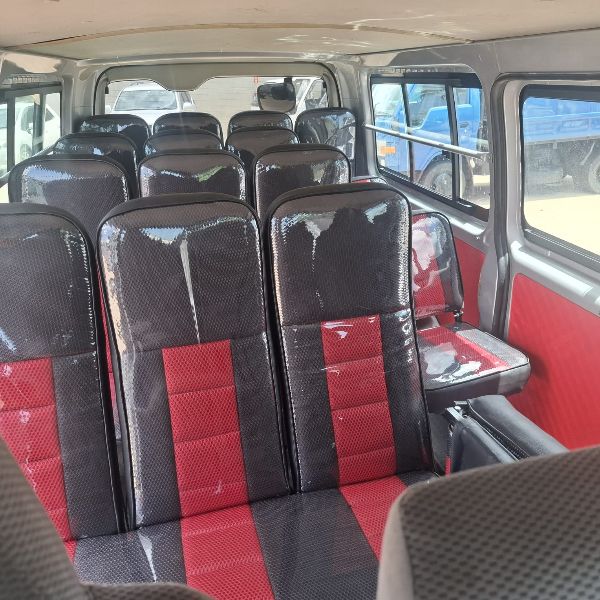  29980  TOYOTA HIACE  2005  