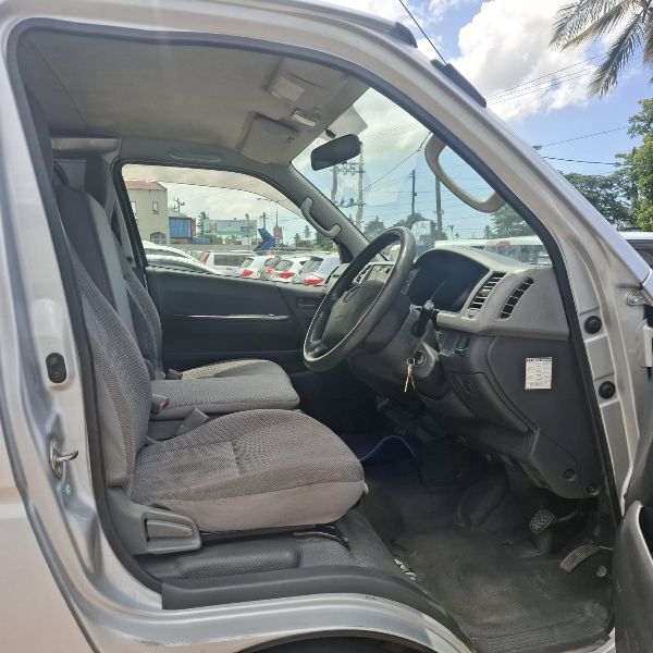  29980  TOYOTA HIACE  2005  