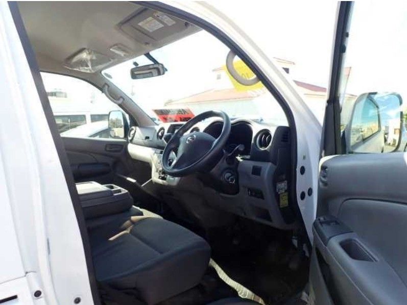  29986  NISSAN CARAVAN  2017  