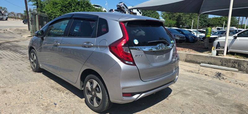  29988  HONDA FIT  2017  