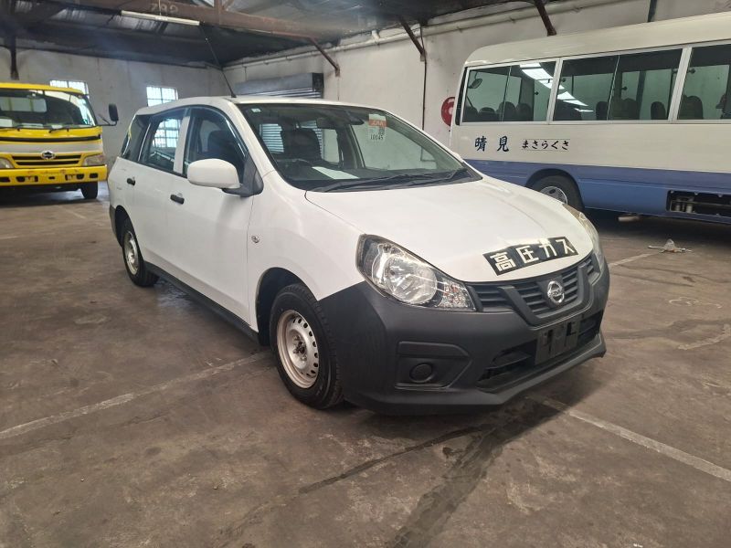  29990  NISSAN AD  2018  