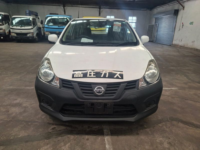  29990  NISSAN AD  2018 