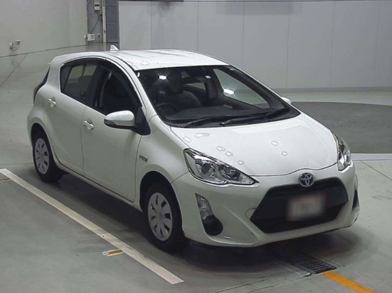  29993  TOYOTA AQUA  2016 