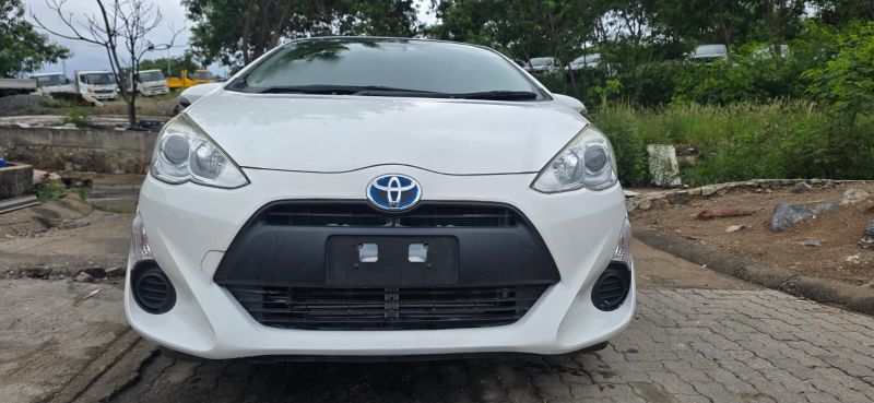  29993  TOYOTA AQUA  2016  