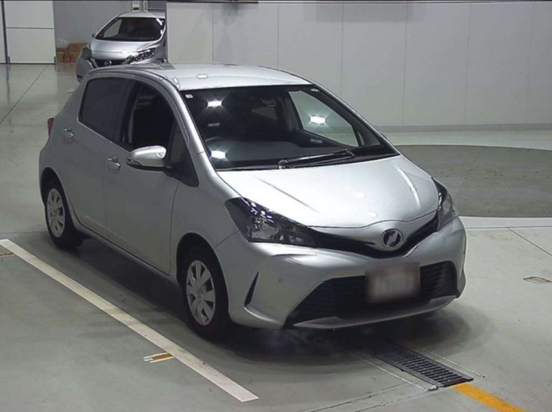  29994  TOYOTA VITZ  2016 