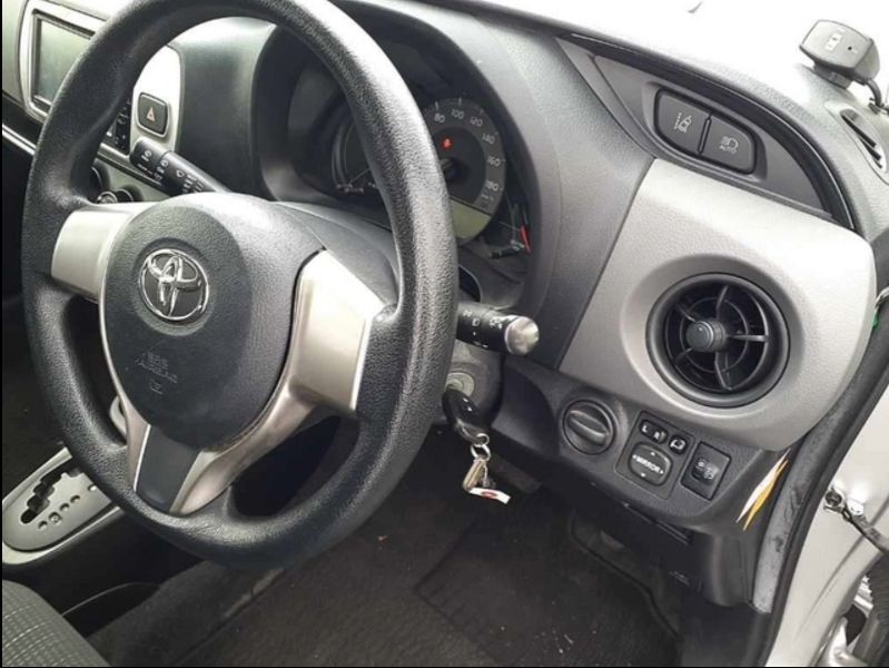  29994  TOYOTA VITZ  2016  