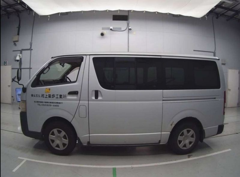  29995  TOYOTA REGIUS  2007  