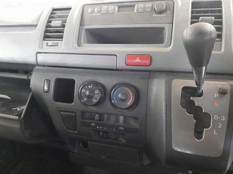  29995  TOYOTA REGIUS  2007  