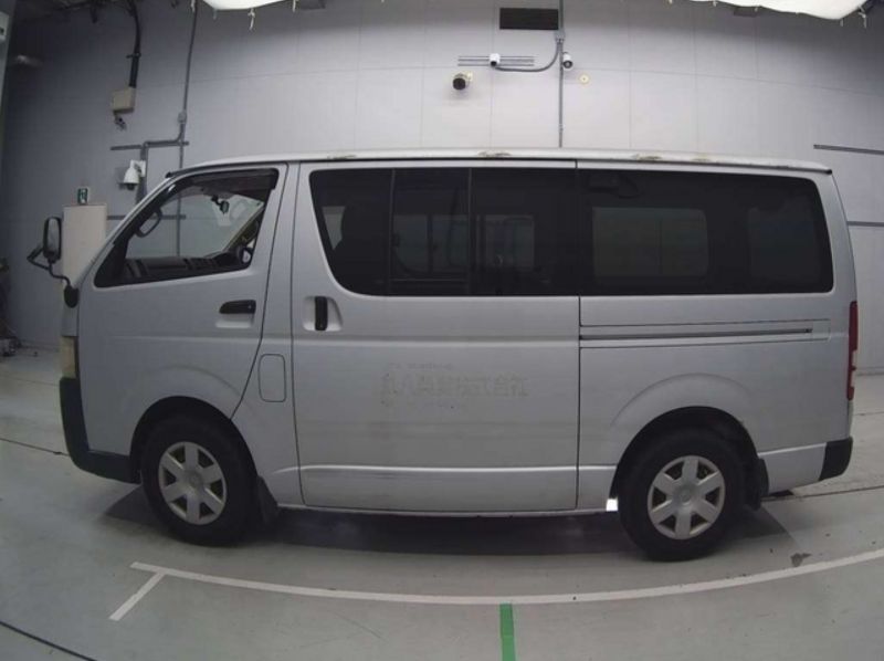  29996  TOYOTA HIACE  2006  