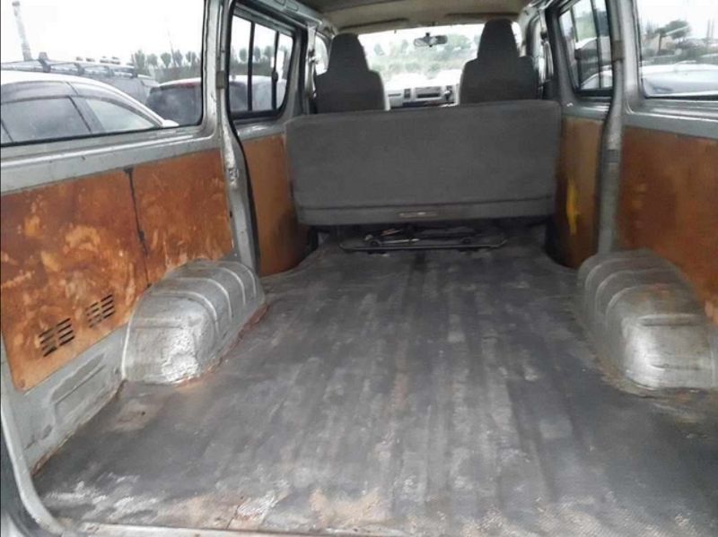  29996  TOYOTA HIACE  2006  