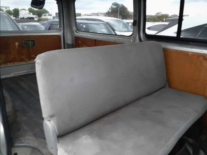  29996  TOYOTA HIACE  2006  