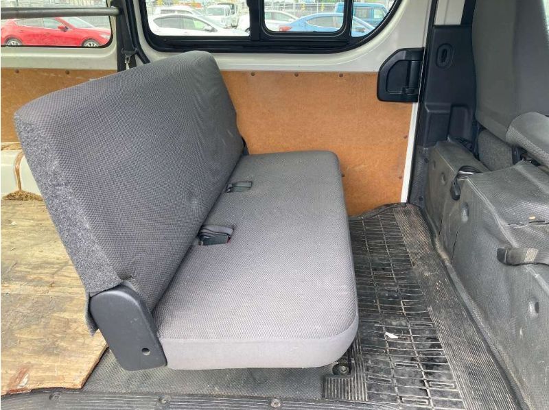  29998  TOYOTA REGIUS  2017  