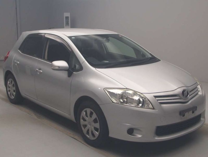  29999  TOYOTA AURIS  2010 