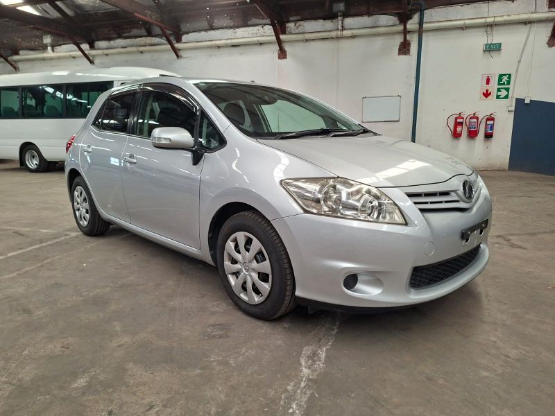  29999  TOYOTA AURIS  2010  