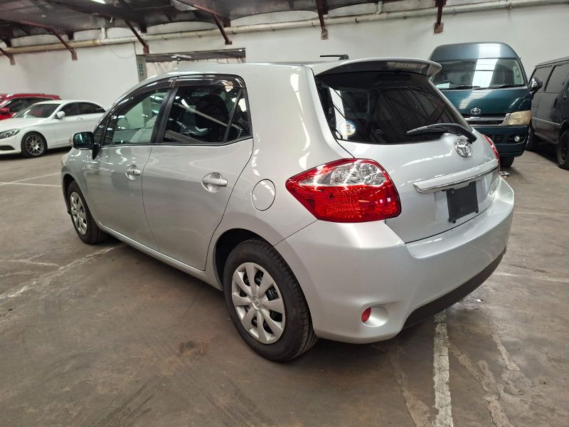  29999  TOYOTA AURIS  2010  
