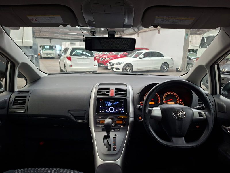  29999  TOYOTA AURIS  2010  