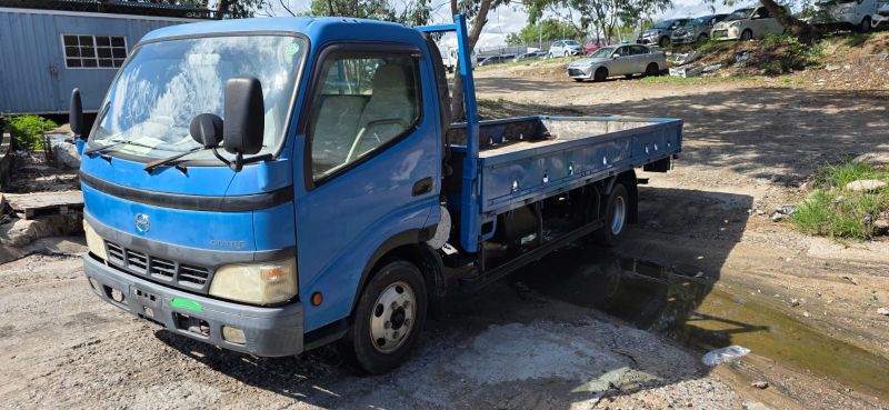  30001  HINO DUTRO  2003 