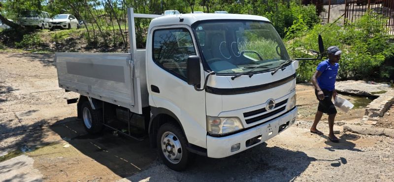  30011  HINO DUTRO  2008  