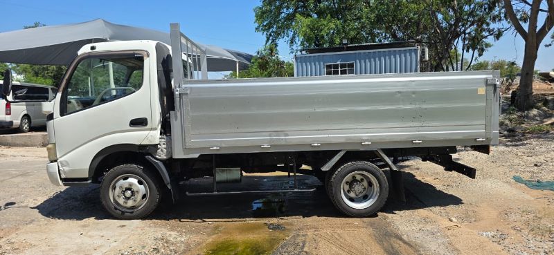  30011  HINO DUTRO  2008  