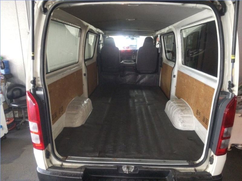  30013  TOYOTA REGIUS  2016  