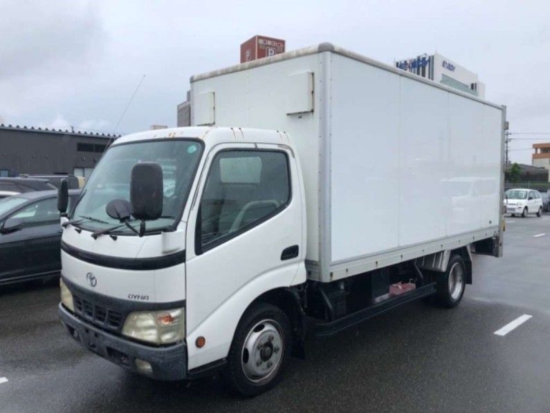  30021  TOYOTA DYNA  2002 