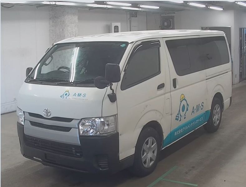  30022  TOYOTA REGIUS  2017  