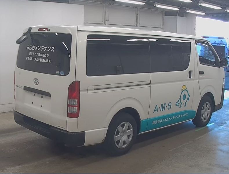  30022  TOYOTA REGIUS  2017  