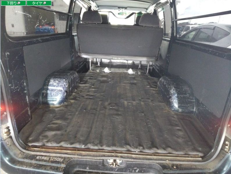  30028  TOYOTA HIACE  2004  
