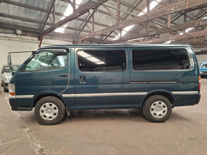  30028  TOYOTA HIACE  2004  