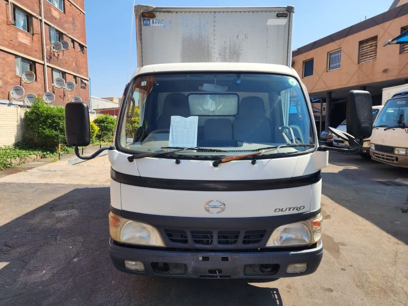  30037  HINO DUTRO  2002  