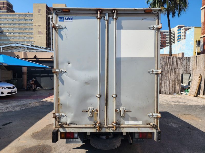  30037  HINO DUTRO  2002  