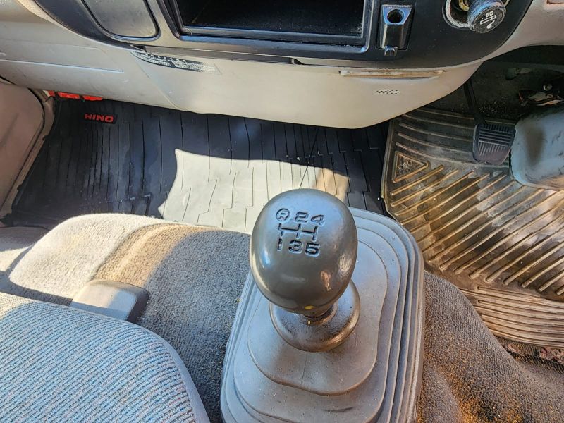  30037  HINO DUTRO  2002  