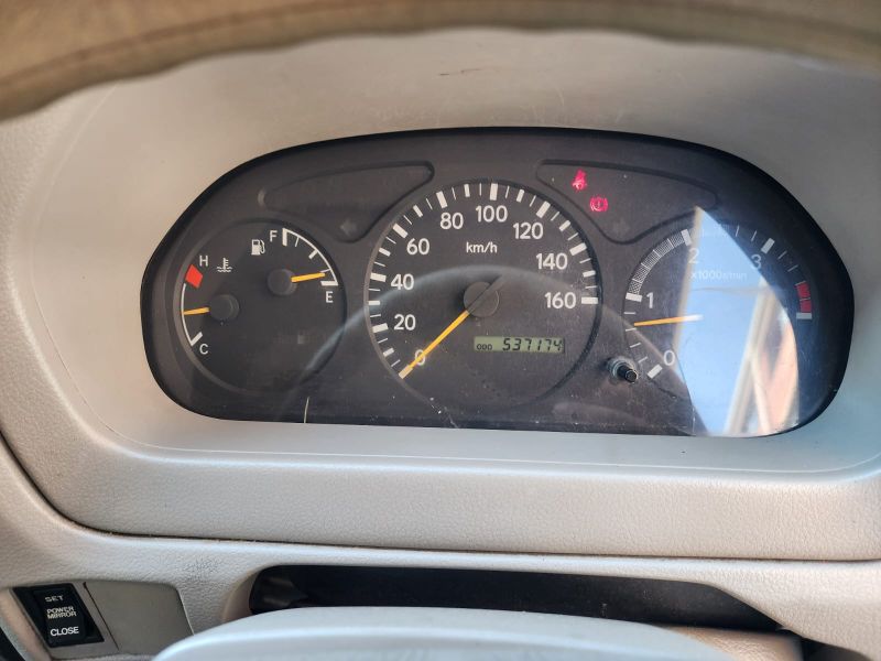  30037  HINO DUTRO  2002  