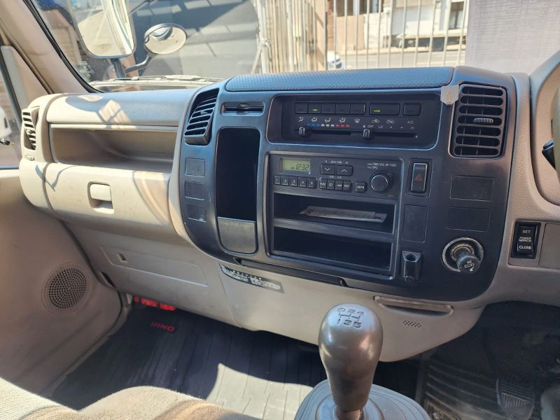  30037  HINO DUTRO  2002  