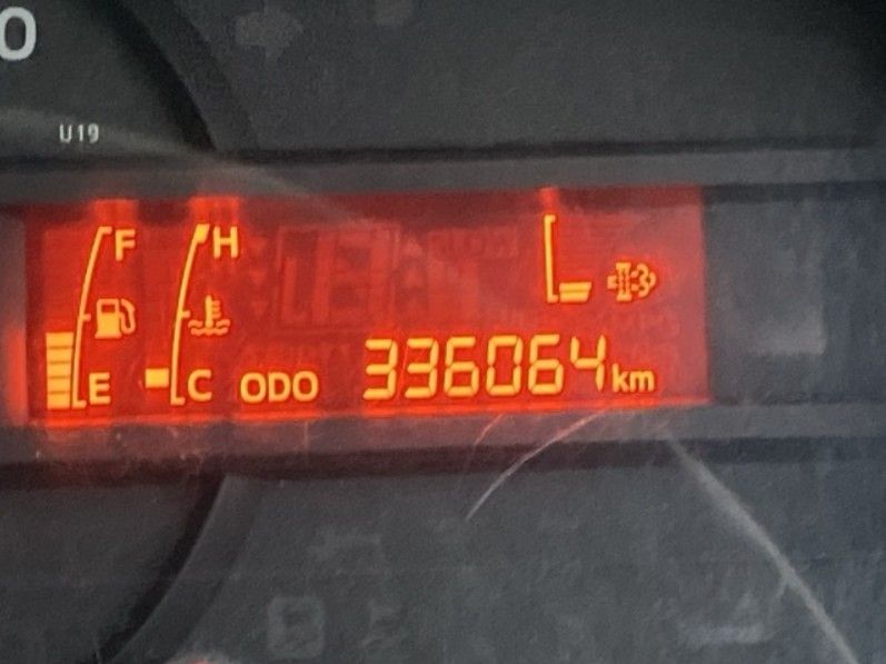  30040  HINO DUTRO  2012  