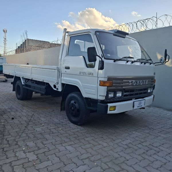  30041  TOYOTA DYNA  1989  