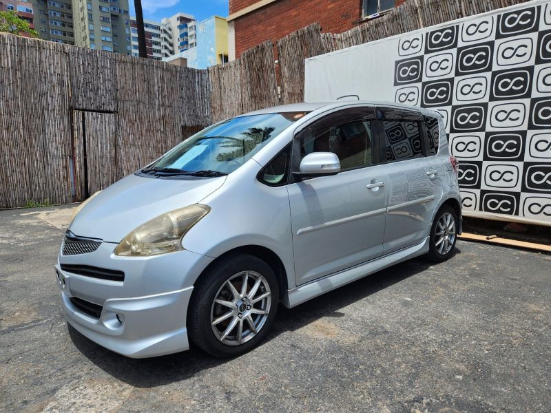  30049  TOYOTA RACTIS  2010 