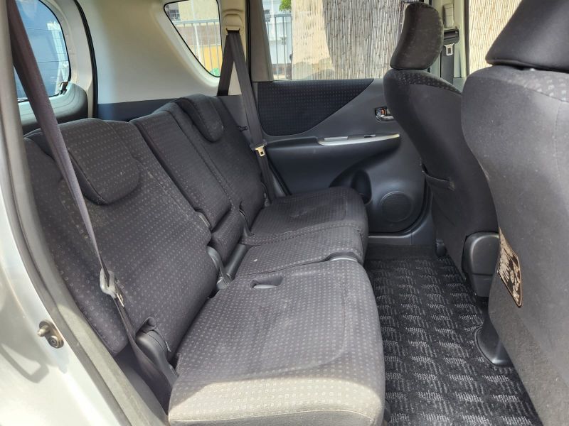  30049  TOYOTA RACTIS  2010  