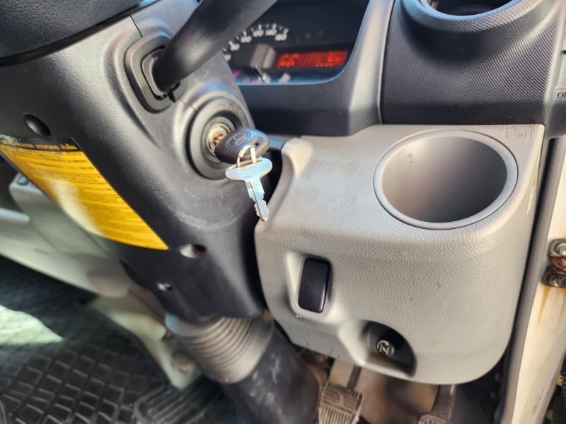  30051  TOYOTA DYNA  2013  