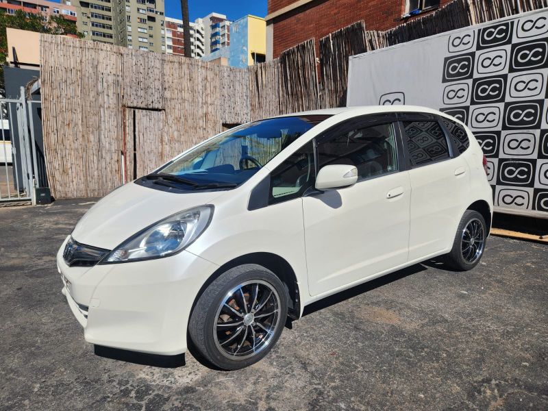  30052  HONDA FIT  2010 
