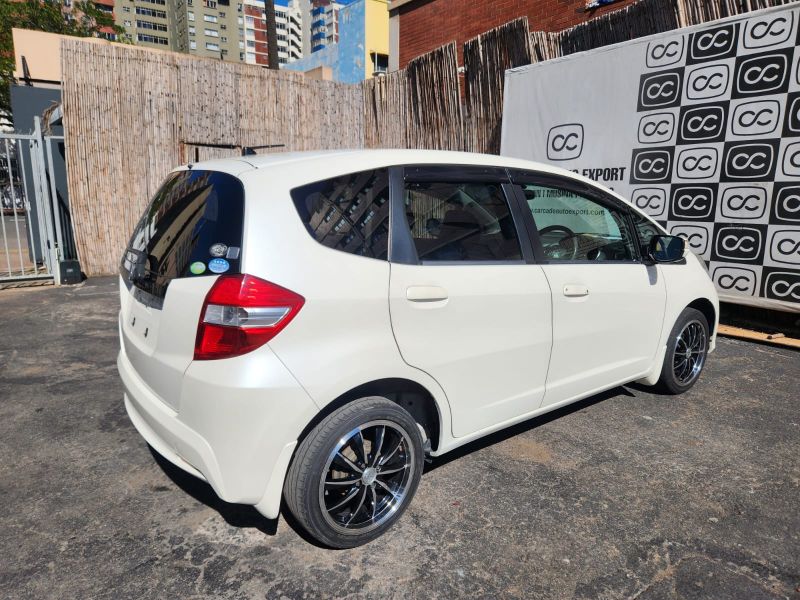  30052  HONDA FIT  2010  