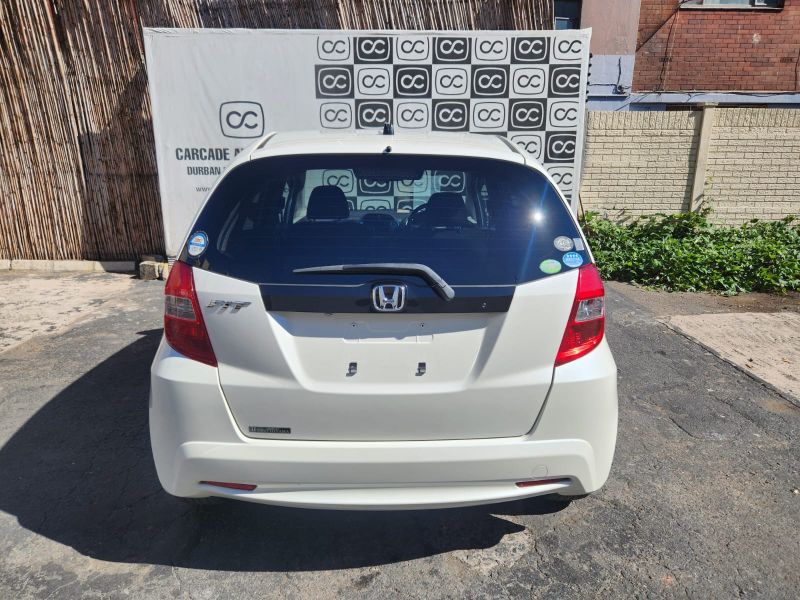  30052  HONDA FIT  2010  