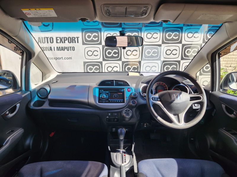  30052  HONDA FIT  2010  