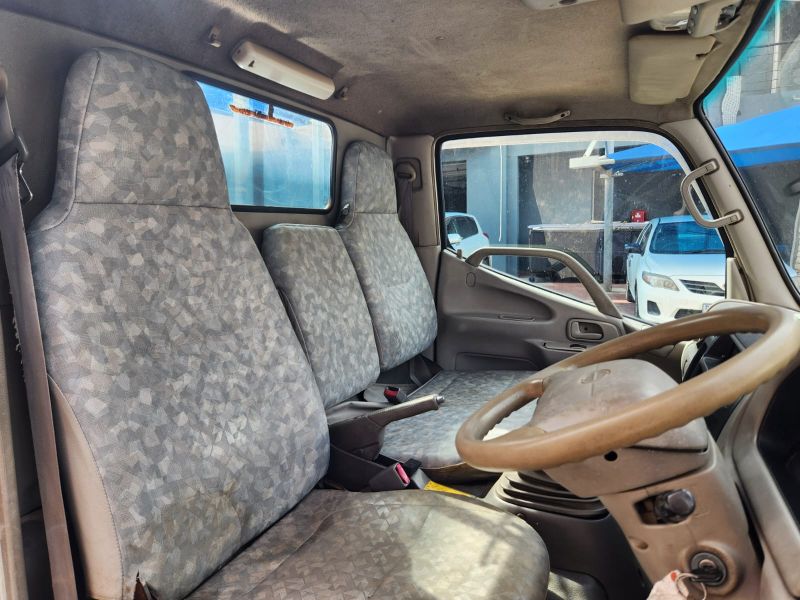  30066  HINO DUTRO  2001  