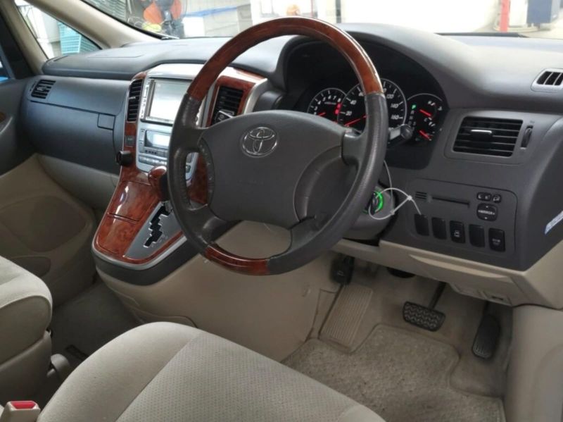  30070  TOYOTA ALPHARD  2004  