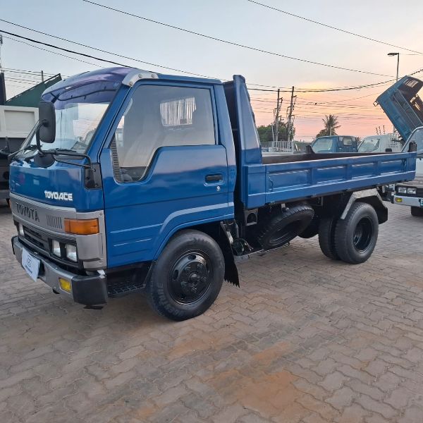  30079  TOYOTA TOYOACE  1990 