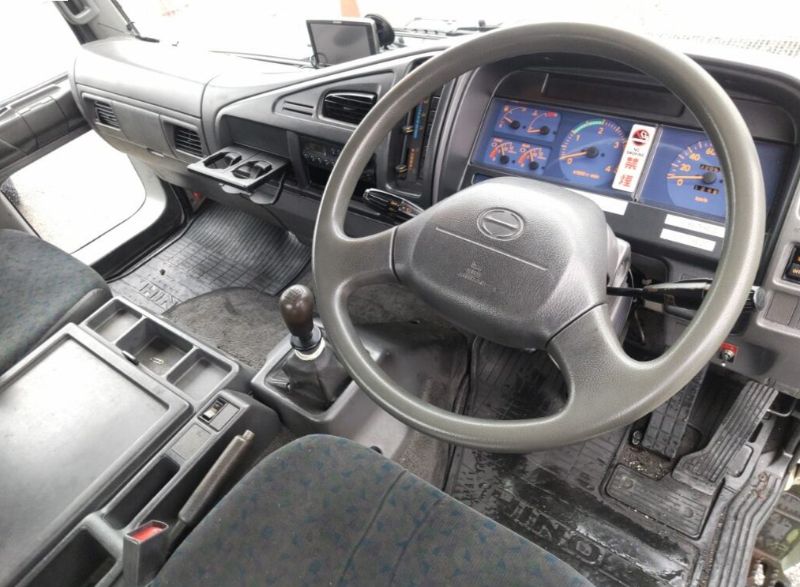  30089  HINO RANGER  2001  