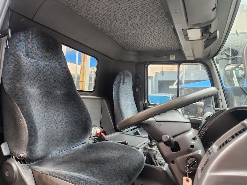  30089  HINO RANGER  2001  